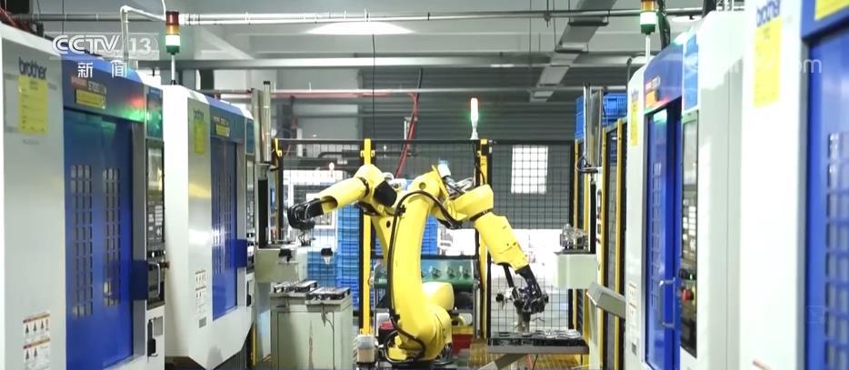 从工业机器人到民生领域“机器人+” 应用 智能制造加速发展